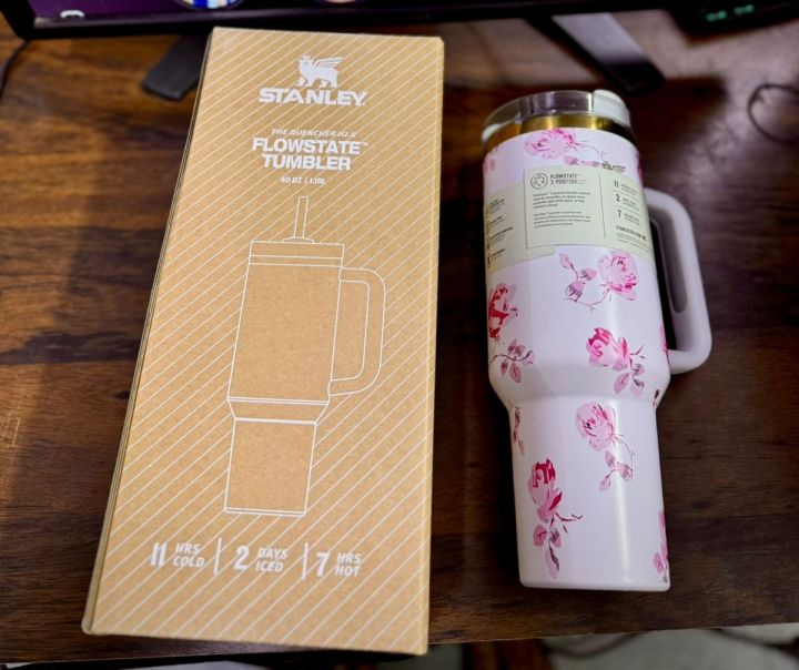 Stanley%20Flower%20Print,%20Stainless%20Steel%20tumbler%0AWith%20Stanley%20printed%20Box%20and%20catalogue%0AStraw%20included%20-%20Image%204