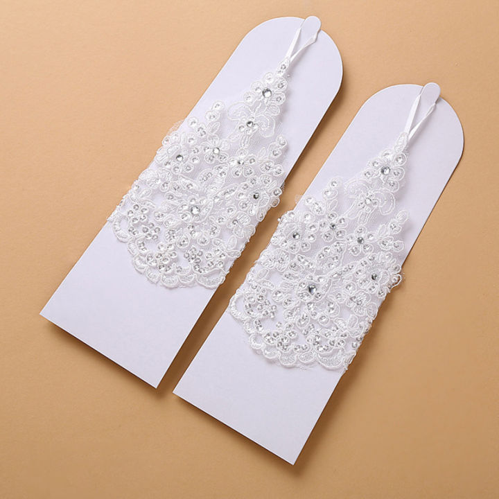 1%20Pair%20White/Red/Beige%20Bridal%20Gloves%20Elegant%20Short%20Paragraph%20Rhinestone%20White%20Lace%20Glove%20Beautiful%20Wedding%20Accessories%20-%20Image%206