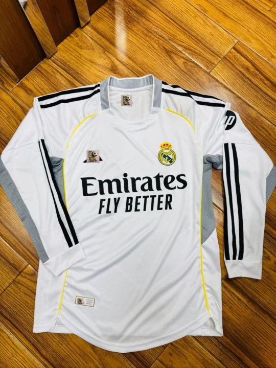 Real%20madrid%20new%20home%20kit%20jersey%2025/26%20full%20sleeves%20-%20Image%204