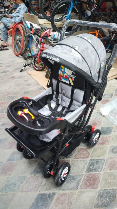 Deluxe%20Pram%20and%20Newborn%20Baby%20Stroller%20with%20Foldable%20Seat,%20the%20Ultimate%20Travel%20Companion%20for%20Discerning%20Parents%20-%20Image%203