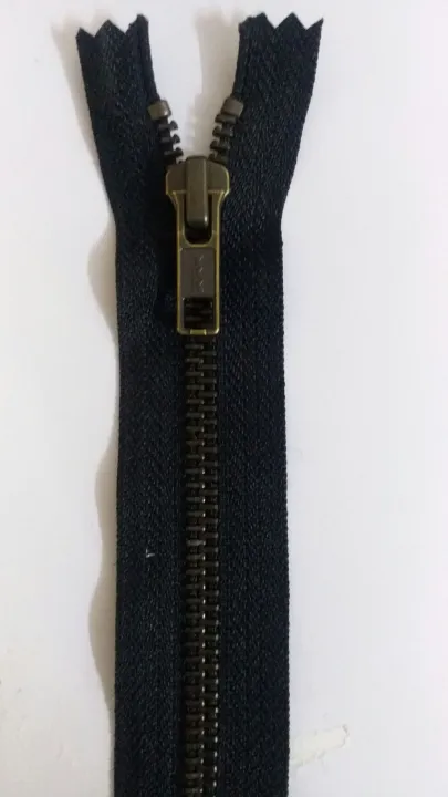 YKK%20Number%205%20Metal%20Brass%20zipper%20-%20Image%203