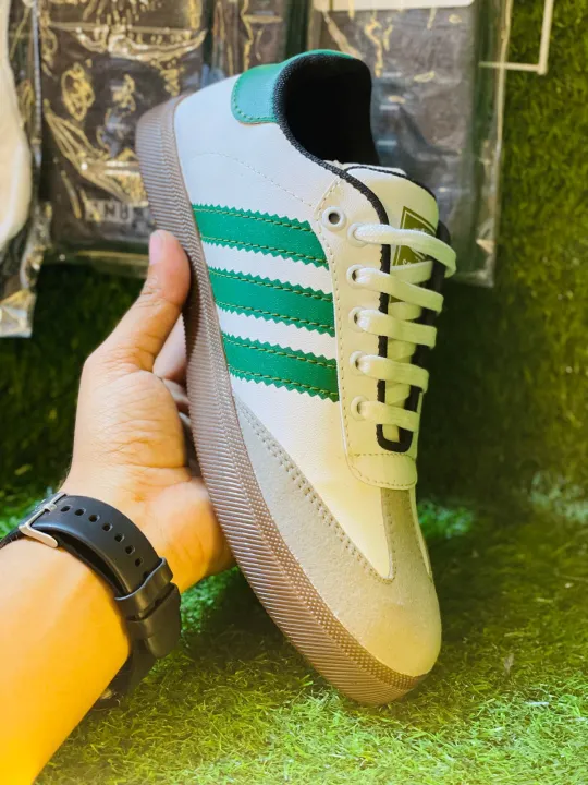 Classic%20Samba%20Sneakers%20With%20Green%20Stripes%20For%20Men%20-%20Image%206