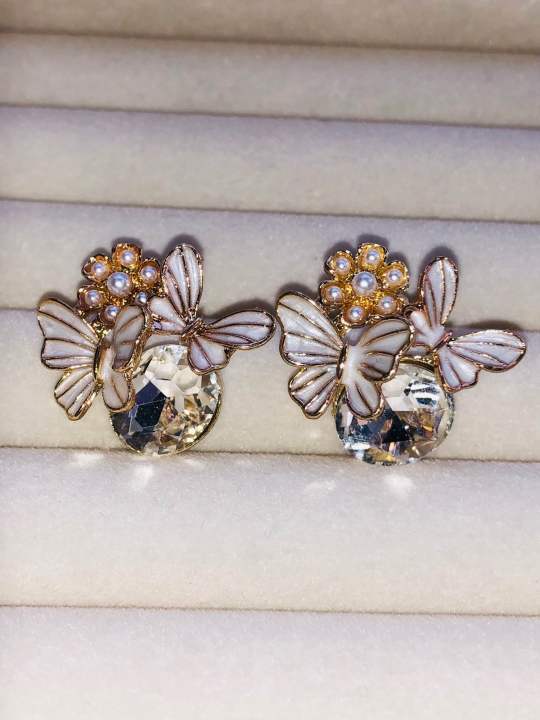 Sparkle%20Roniya%20Butterfly%20Stud%20Earring%20with%20Crystal%20-%20Image%204