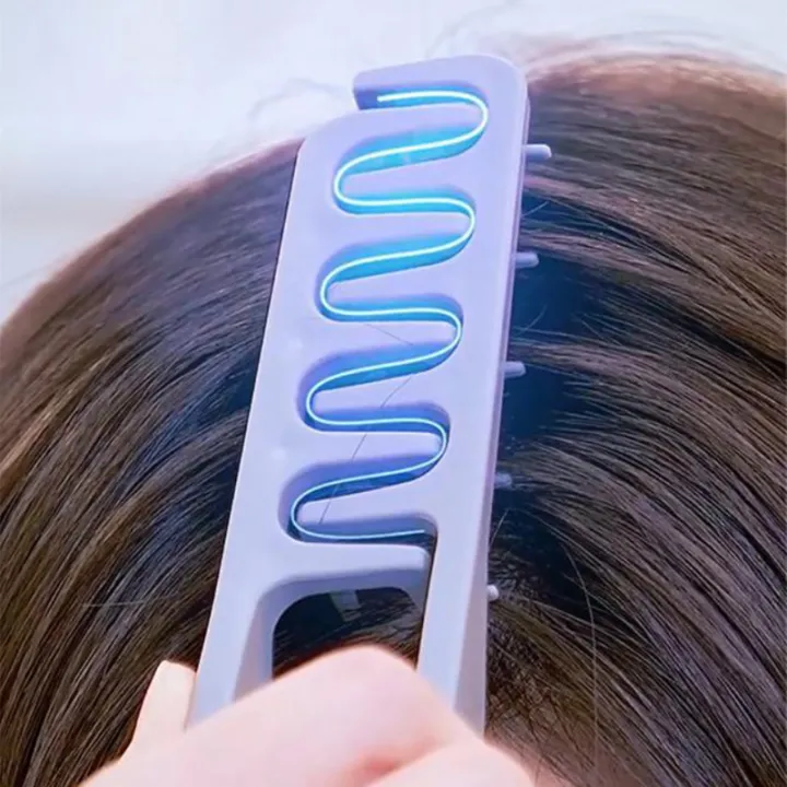 Volumizing%20Wide-Tooth%20Hair%20Styling%20Comb%20Fluffy%20Textured%20Styling%20Comb%20Roots%20Fluffy%20Korea%20Style%20Seam%20Covering%20Bangs%20Hair%20Combs%20-%20Image%204