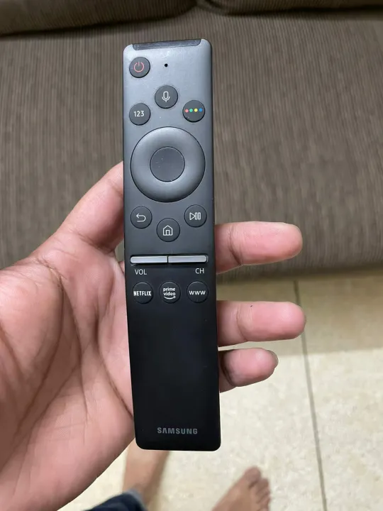 Samsung%20Voice%20Remote%20For%20Smart%20QLED%20TV%20With%20Bluetooth%20Function%20(%20Straight%20)%20-%20Image%204