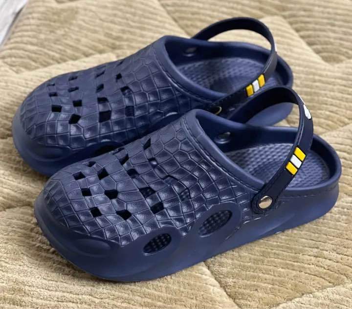 Mens%20New%20Clogs%20Slip-on%20Closed%20Toe%20Cap%20Hole%20Soft%20Sole%20EVA%20Walking%20Crocs%20Sandals%20-%20Image%207