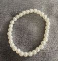 pearl braclet. 