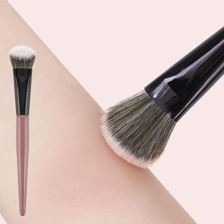 1Pc%20Soft%20Bristles%20Sloped%20Blush%20Brush%20Cheeks%20Makeup%20Brush%20Portable%20Powder%20Blush%20Face%20Contour%20Makeup%20Cosmetic%20Tool%20For%20Women%20Girls%20-%20Image%203