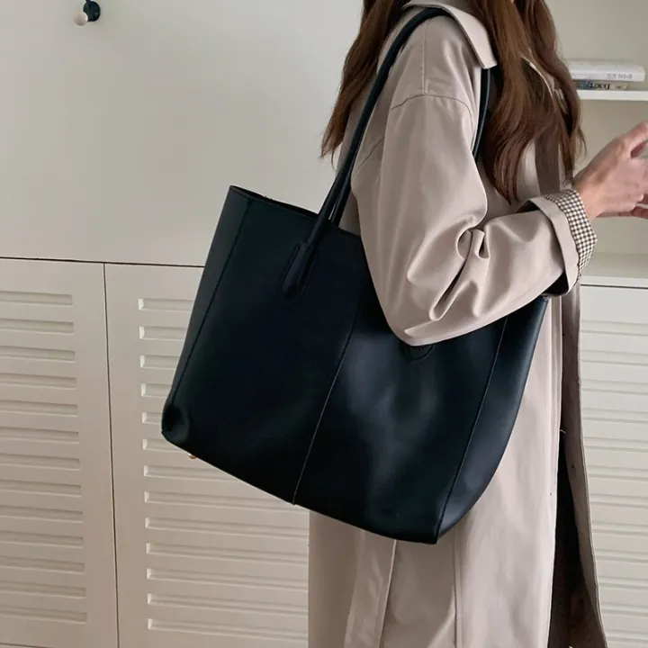 Vintage%20women's%20tote%20bag,%20new%20Korean%20version,%20large%20capacity,%20simple%20commuting%20bag,fashionable%20and%20versatile,single%20shoulder%20bag%20-%20Image%204