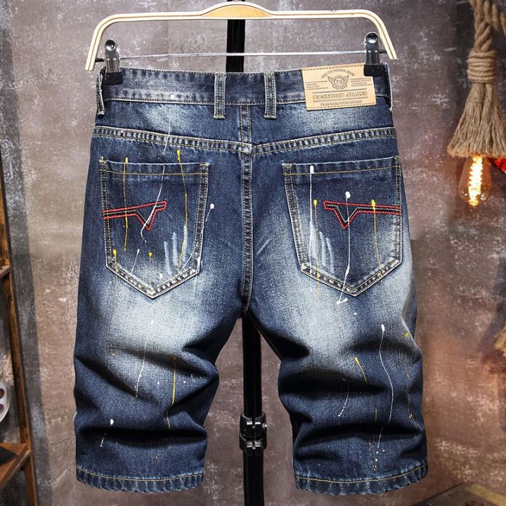 Plus%20Size%207XL%206XL%20Men's%20Summer%20Ripped%20Denim%20Shorts,%20Loose%20Straight-Cut,%20Painted%20Style,%20Fashionable%20Trendy%20Denim%20Cropped%20Pants%20-%20Image%202