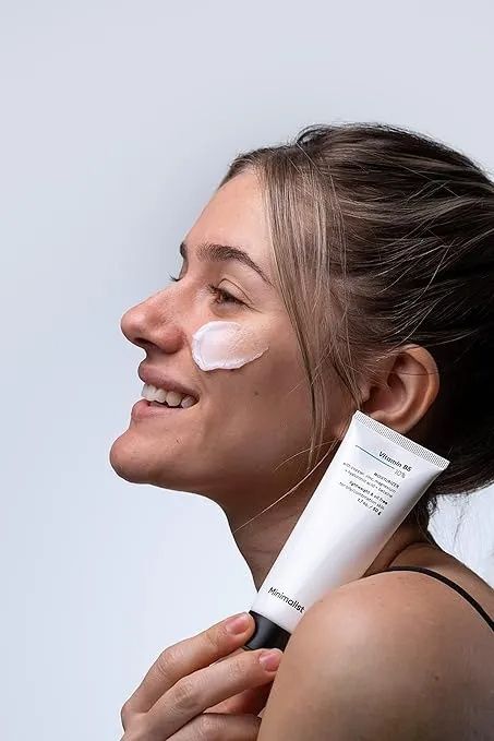 Minimalist%2010%25%20Vitamin%20B5%20Gel%20Face%20Moisturizer%20For%20Oily%20&%20Acne%20Prone%20Skin%2050%20gm%20-%20Image%206