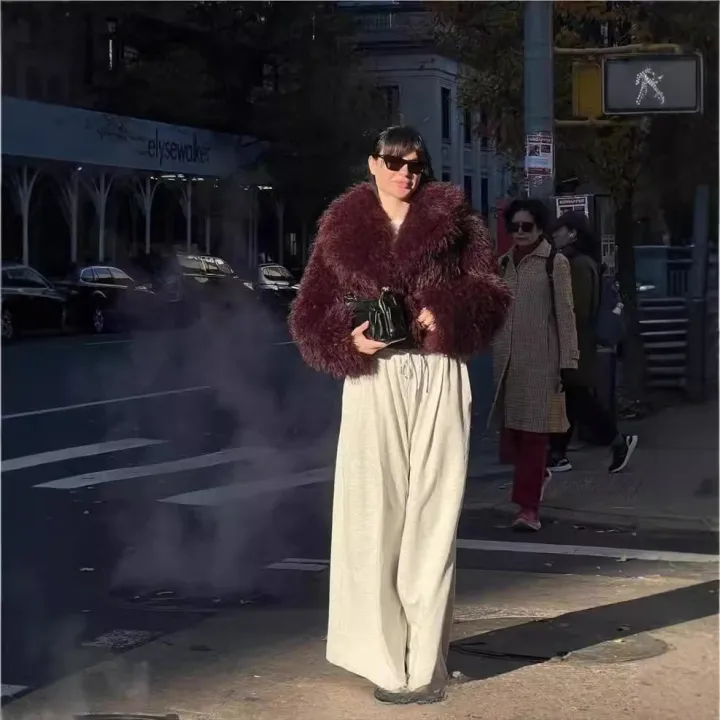 Chic%20Fluffy%20Faux%20Fur%20Women's%20Warm%20Cropped%20Coat%20Elegant%20Long%20Sleeve%20Thick%20Thermal%20Furry%20Jacket%20New%20Winter%20Fashion%20Streetwear%20-%20Image%204