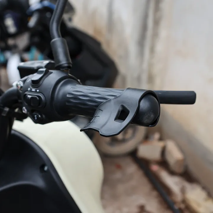 Motorcycle%20Grip%20Handlebar%20Bracket%20Non-Slip%20Assist%20Control%20Throttle%20Clip%20Accelerator%20Labor%20Saver%20Hand%20Grip%20Motorcycle%20Accessories%20-%20Image%203