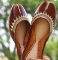 Pakistani Traditional Ladies Khussas. 