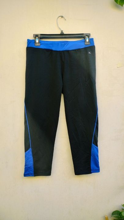 women's%20gym%20and%20sports%20legging%20crop%20pants%20-%20Image%203