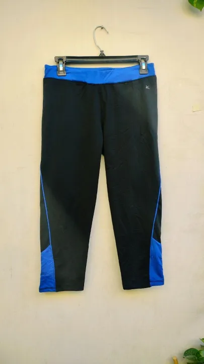 women's%20gym%20and%20sports%20legging%20crop%20pants%20-%20Image%203