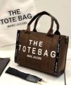 The Tote bag Marc Jacobs with huge capacity. 