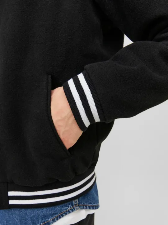 baseball%20sport%20varsity%20jacket%20-%20High-quality%20sift%20fabric,%20light%20weight%20and%20warmer%20-%20Image%204