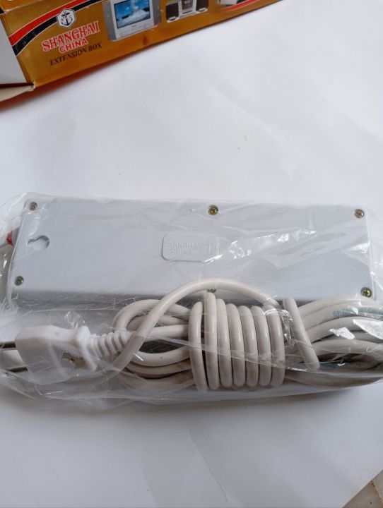 High%20Quality%20Multi%20Function%204%20Port%20Electric%20extension%20for%20Phone%20Charging,%20Computer%20and%20other%20electronic%20items%20-%20Image%203