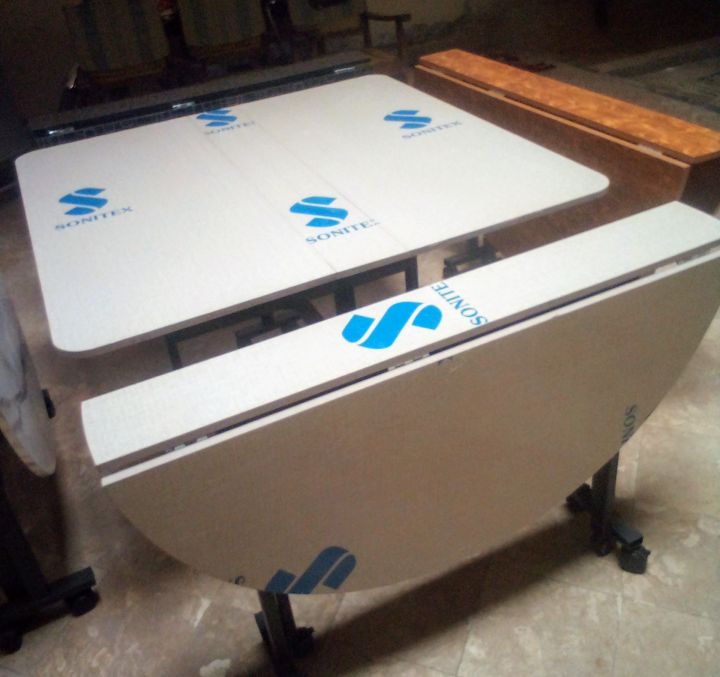 Square%20shape%20tables%20foldable%20feature%20-%20Image%203