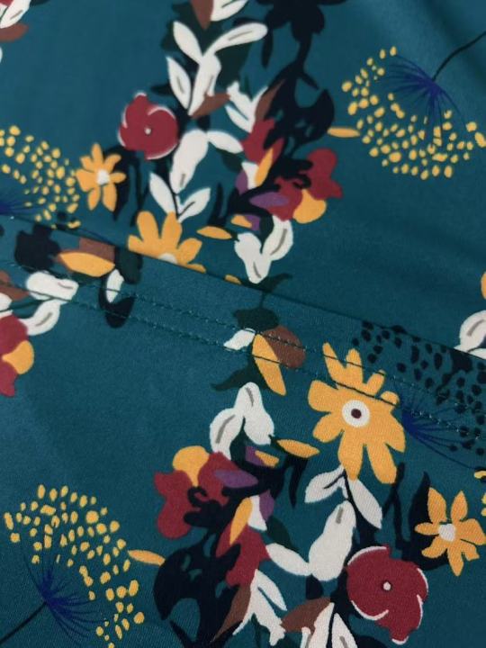 Plus-size%20floral%20print%20vacation%20style%20jumpsuit%20with%20pockets%20-%20Image%205