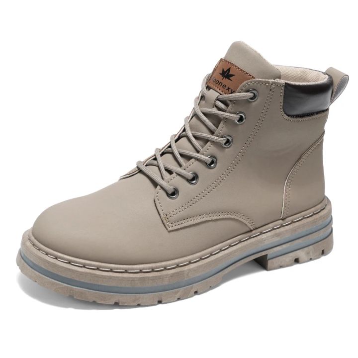 Men's%20high-top%20casual%20sports%20shoes%20are%20breathable,%20anti-slip,%20comfortable%20and%20fashionable.%20Men's%20short%20boots%20are%20large%20size48%20-%20Image%203
