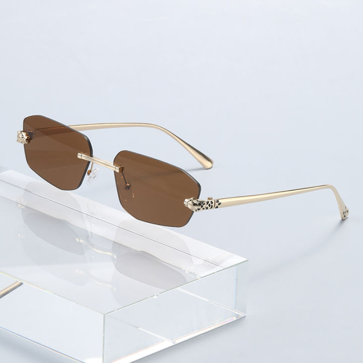 Anti-ultraviolet,%20Lightweight%20Metal-free%20Frame%20Sunglasses,%20Trendy%20And%20Stylish%20For%20Both%20Men%20And%20Women%20Car%20Sunglasses2520%20-%20Image%206