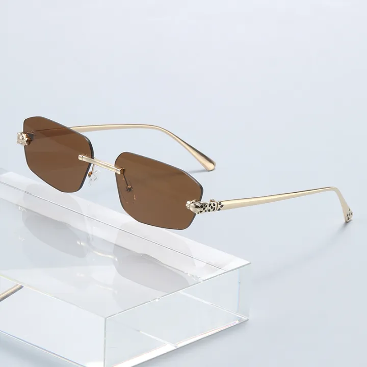 Anti-ultraviolet,%20Lightweight%20Metal-free%20Frame%20Sunglasses,%20Trendy%20And%20Stylish%20For%20Both%20Men%20And%20Women%20Car%20Sunglasses2520%20-%20Image%206