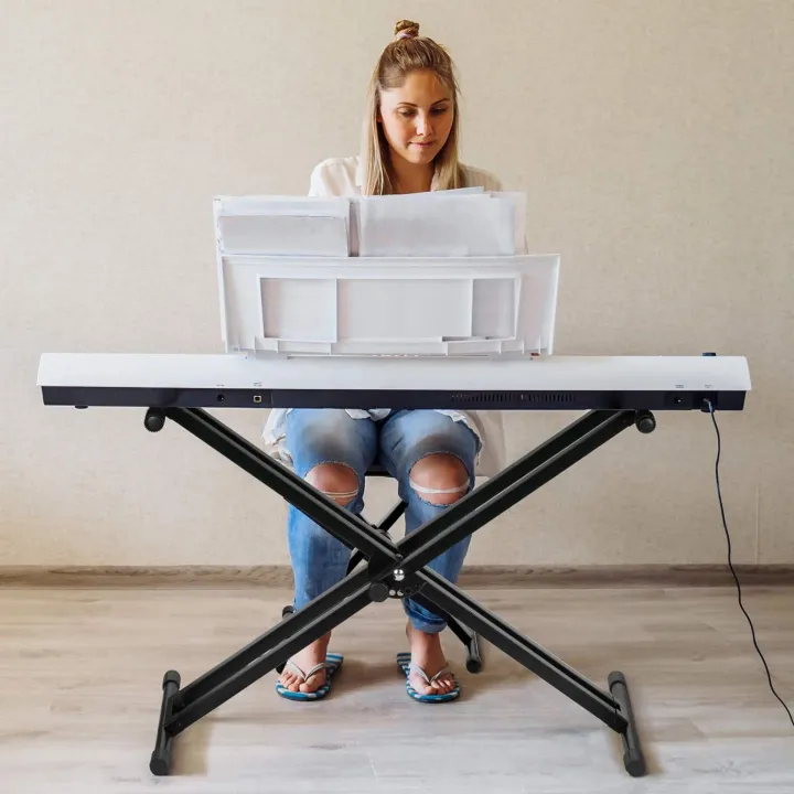 Adjustable%20Keyboard%20Stand%20Double%20Braced%20X%20Style%20Digital%20Piano%20Stand%20with%20Locking%20Straps%20for%2061%2076%2088%20Keys%20-%20Image%206