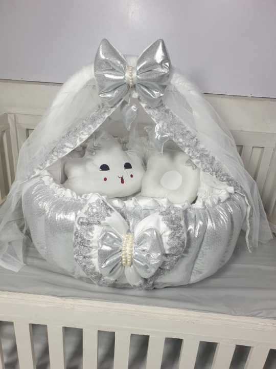 Baby Round Nest in shimmer with mosquito net n 2 shape coushions is now available