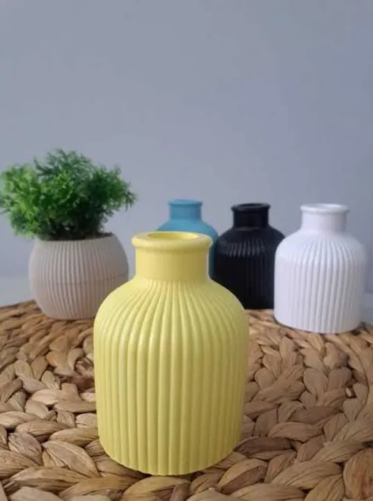 Concrete%20Decor%20Vase%20-%20Mini%20Ribbed%20Turbine%20Rounded%20Vase(Size%2010*6%20cm)%20-%20Image%206