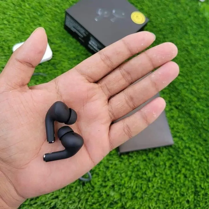 Airpods%20Pro%202nd%20generation%20%7C%20Pop%20Up%20%7C%20Made%20In%20Dubai%20With%20Wireless%20Charging%20Case%20%7C%20Black%20-%20Image%207