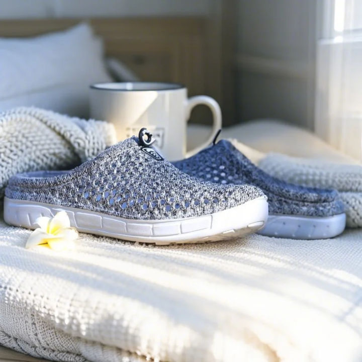 Minimalist%20Holes%20Shoes%20with%20Timeless%20Style,%20Perfect%20for%20Effortless%20Summer%20Comfort%20and%20Casual%20Chic!%20-%20Image%205