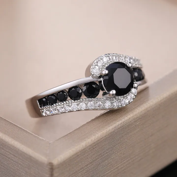 Huitan%20Special-interest%20Black%20Stone%20Women%20Wedding%20Ring%20Dazzling%20Crystal%20Zircon%20Delicate%20%20Top%20Quality%20Female%20Classic%20Jewelry%20-%20Image%202