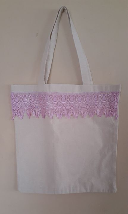 Stylish%20Row%20Material%20Tote%20Bag:%20Trendy%20and%20Eco-Friendly%20Tote%20Bag%20with%20Unique%20Row%20Material%20Construction%20-%20Image%205