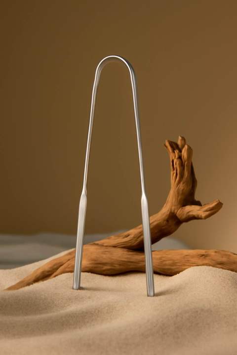 Tongue%20Cleaner%20Scraper%20%E2%80%93%20Stainless%20Steel/BPA-Free%20Plastic%20%E2%80%93%20Fresh%20Breath,%20Easy-to-Clean%20-%20Image%202