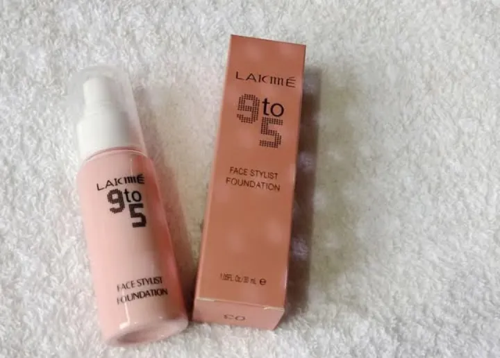Lakme%209%20to%205%20Face%20Stylist%20Foundation%2015%20ml%20-%20Image%202