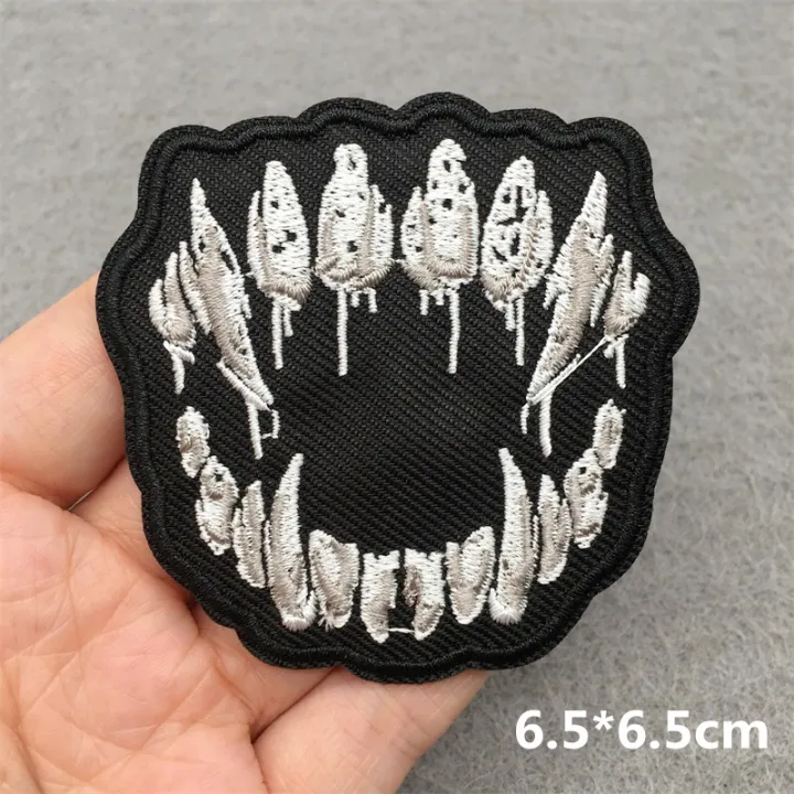 Black%20and%20White%20Embroidery%20Patches%20for%20Clothing%20Punk%20Skull%20Applications%20Iron%20on%20Patches%20Sewing%20Clothes%20Stickers%20-%20Image%203