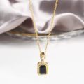 BLACK STONE NECKLACE. 