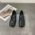 Novelty Split Toe flat shoes woman quality leather mary janes Japanese style trotters flats ankle bele Tabi ninja loafers women. 