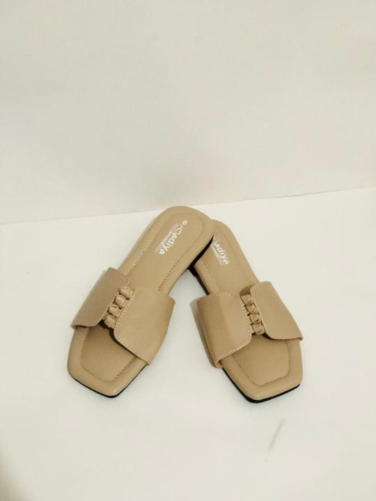 Slim%20and%20Flat%20Fashionable%20Shoes%20for%20Women%20and%20Girls%20%7C%20Button%20shoes%20-%20Image%204