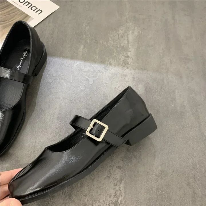Novelty%20Split%20Toe%20flat%20shoes%20woman%20quality%20leather%20mary%20janes%20Japanese%20style%20trotters%20flats%20ankle%20bele%20Tabi%20ninja%20loafers%20women%20-%20Image%205