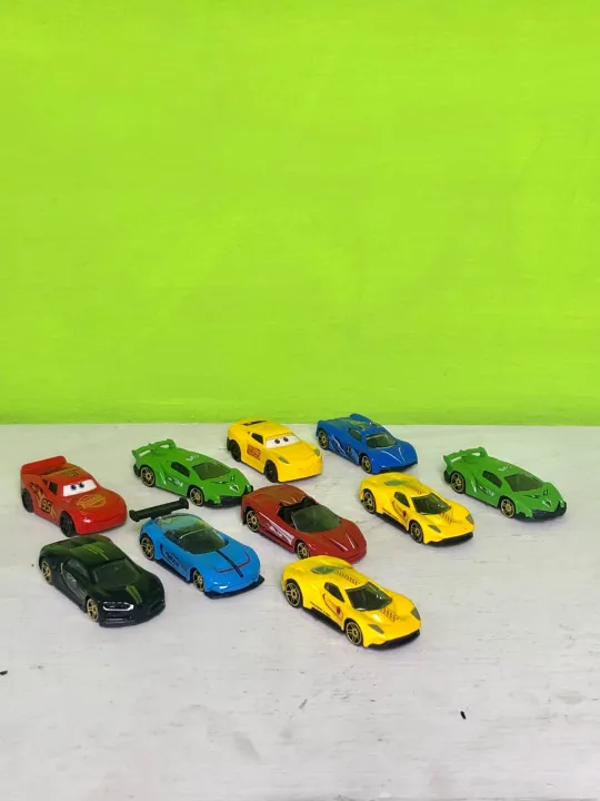 1%20piece%20of%20hot%20wheel%20car%20disney%20car%20at%20best%20price%20die%20cast%20toy%20car%20metal%20car%20ftee%20wheel%20-%20Image%209