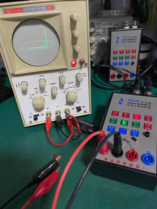 VI%20Curve%20Tester%20Dual%20Channel%20Simultaneous%20Display%20-%20Image%204