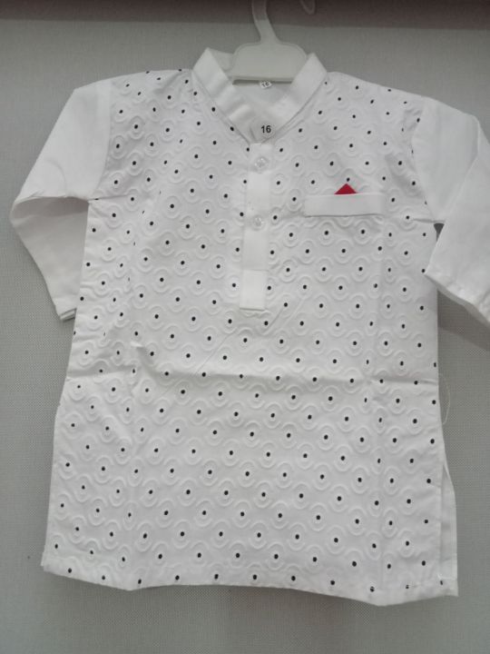 White%20kameez%20shalwar%20with%20emboss%20design%20cotton%20fabric%20and%20stylish%20pocket%20-%20Image%203