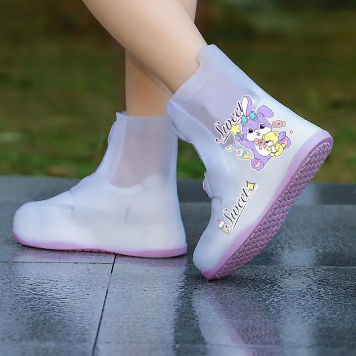 1%20Set%20Non-Slip%20Waterproof%20Kids%20Rain%20Shoe%20Covers,%20Cartoon%20Unicorn%20Design,%20Zip%20PVC%20Solid%20Rain%20Galoshes%20-%20Image%202