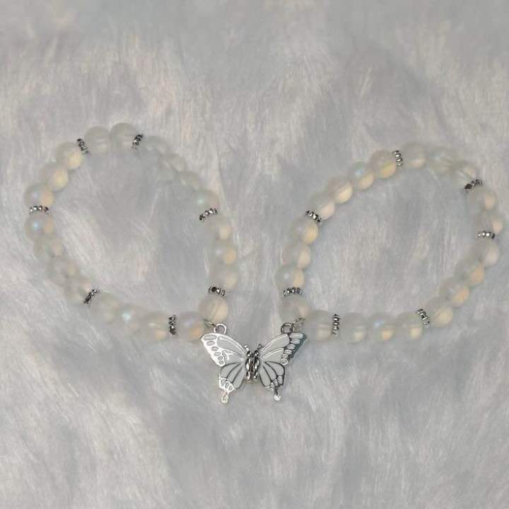 Beautiful%20pink%20and%20white%20butterfly%20charm%20bracelet%20Glass%20beads%20friendship%20bracelet%20for%20couples,%20best%20friends,%20girls%20-%20Image%203