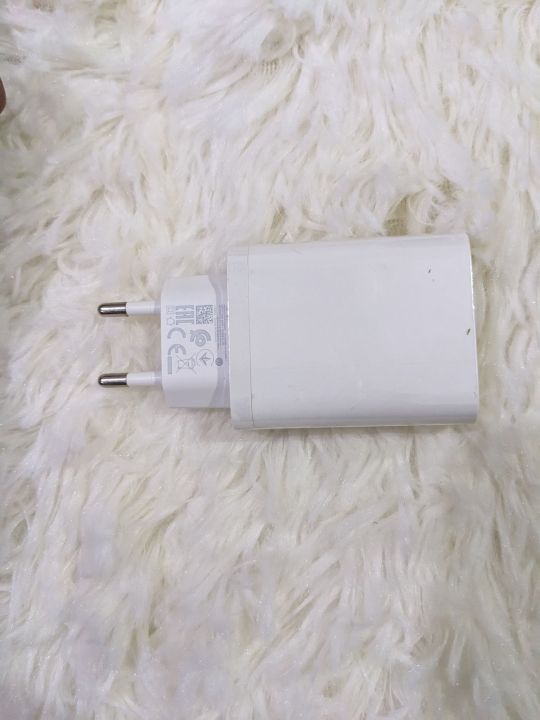 Oppo%20supervooc%2065W%20charger%20with%20type%20c%20cable%20-%20Image%205