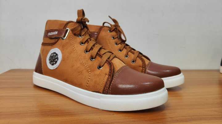 Boot%20shoes%20for%20men%20casual%20trendy%20design%20with%20formal%20use.%20-%20Image%203