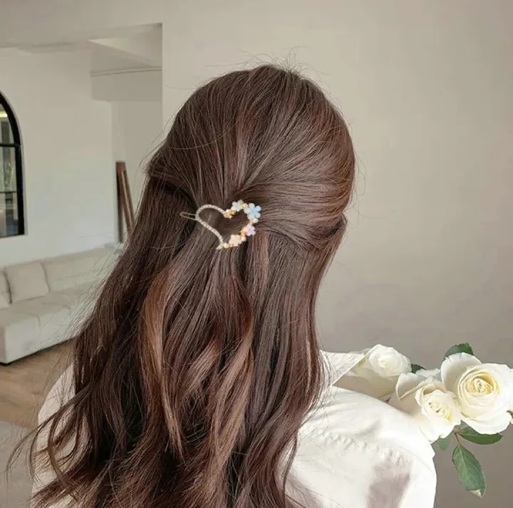 4Pcs,%20Set%20Sweet%20Crystal%20Hair%20Clips%20for%20Women,%20Korean%20Bow,%20Pearl,%20Star,%20Moon,%20Starfish,%20Bear%20Hairpins,%20Stylish%20Hair%20Accessories%20-%20Image%206